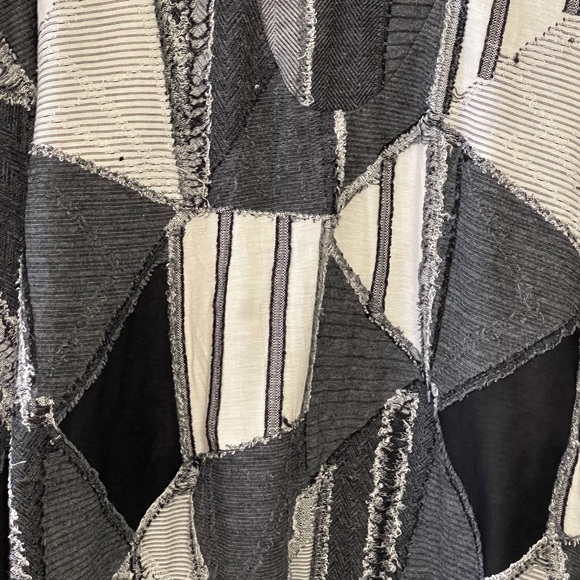 Maria Rerio- 3/4 Dolman sleeve, oversized, asymmetrical top - Picture 3 of 4